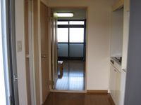 レオパレス岩波 玄関