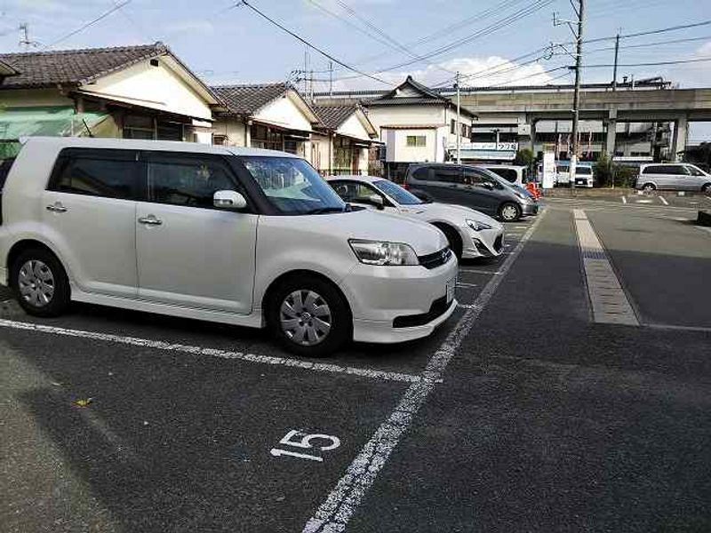 レオパレス白坪 駐車場
