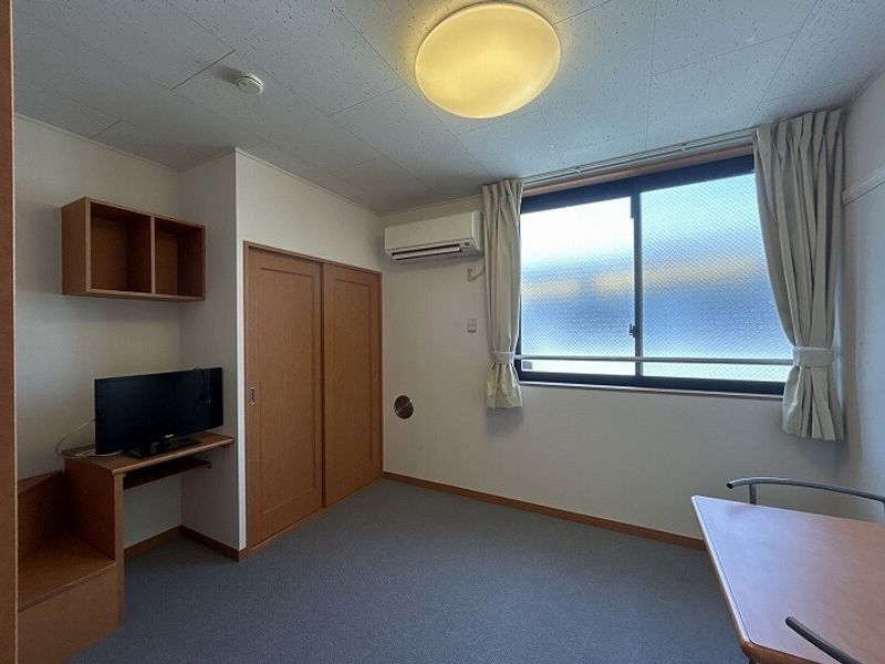 レオパレスＳＨＩＮＷＡ 居間