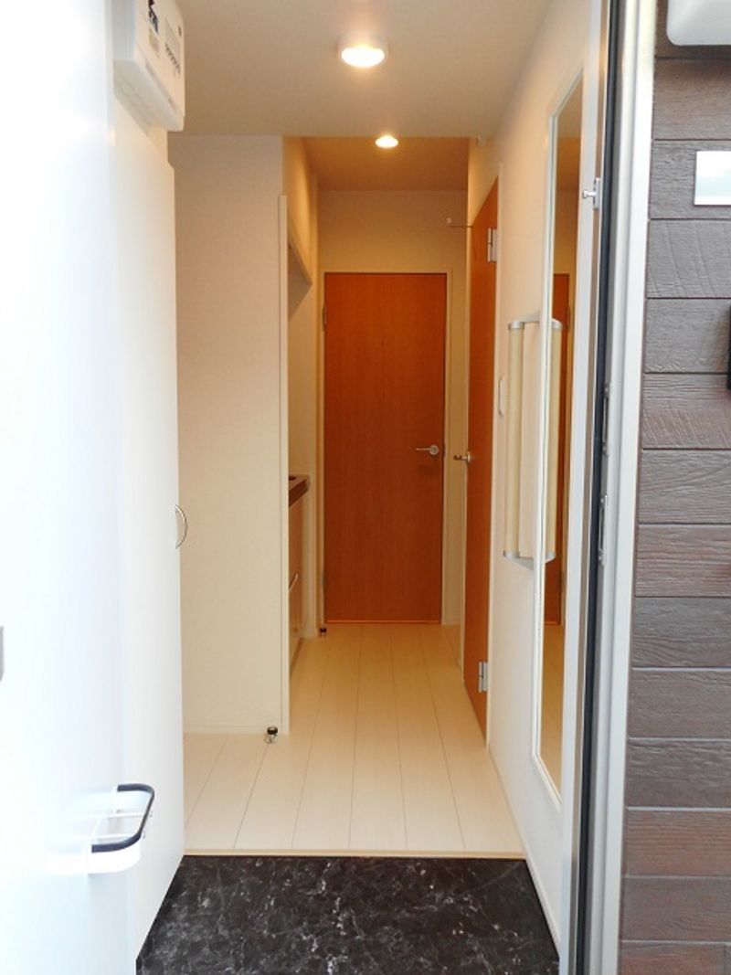 クレイノ向日葵　レジデンス 玄関