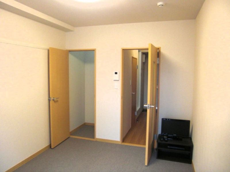 レオパレスラ　メイジュときわ台 居間