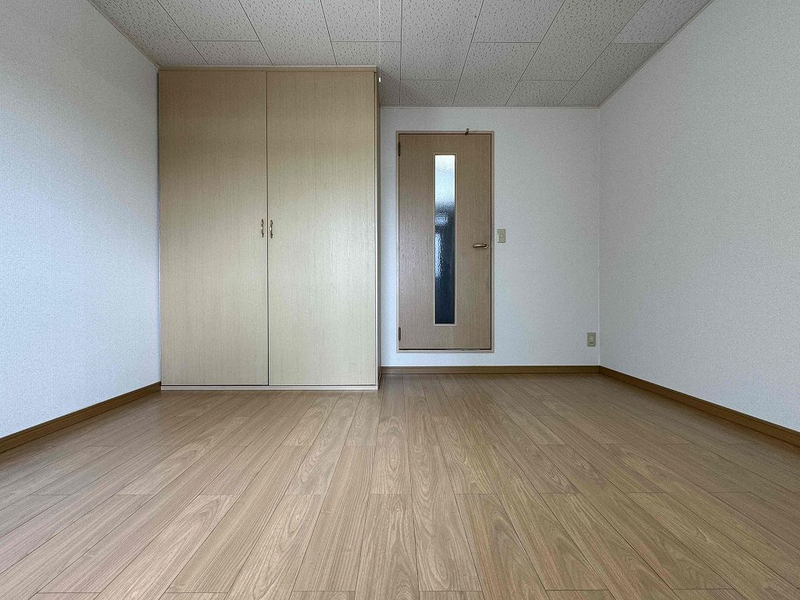レオパレスワカスギ 居間