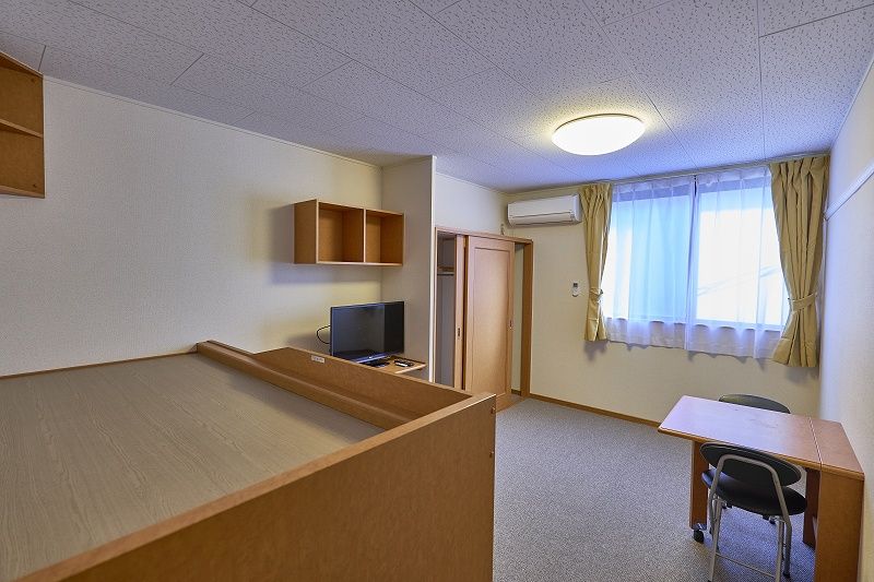 レオパレスセレッソ静波 居間