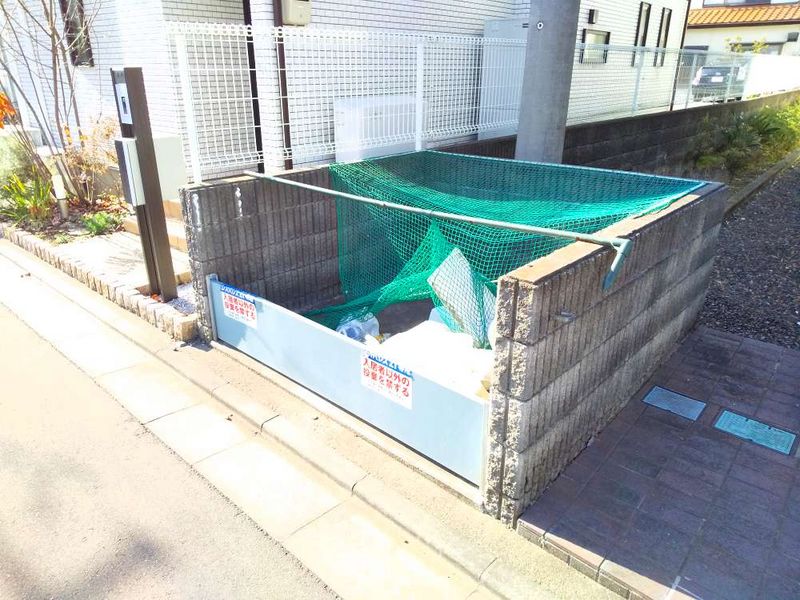レオパレスルミエール藍 共用部分