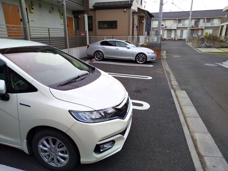 クレイノキャメロット 駐車場
