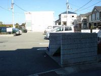 レオパレススカイ土山 駐車場