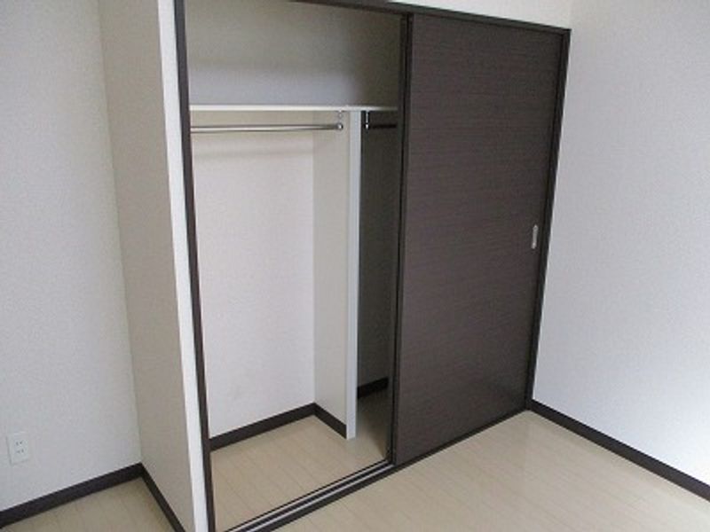 レオネクストサン　リビエラ 収納