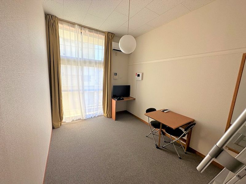 レオパレス陽光 居間