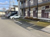 レオパレスガウディ 駐車場