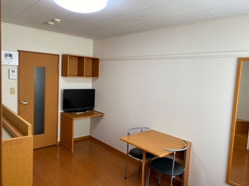 レオパレスれんげそう 居間