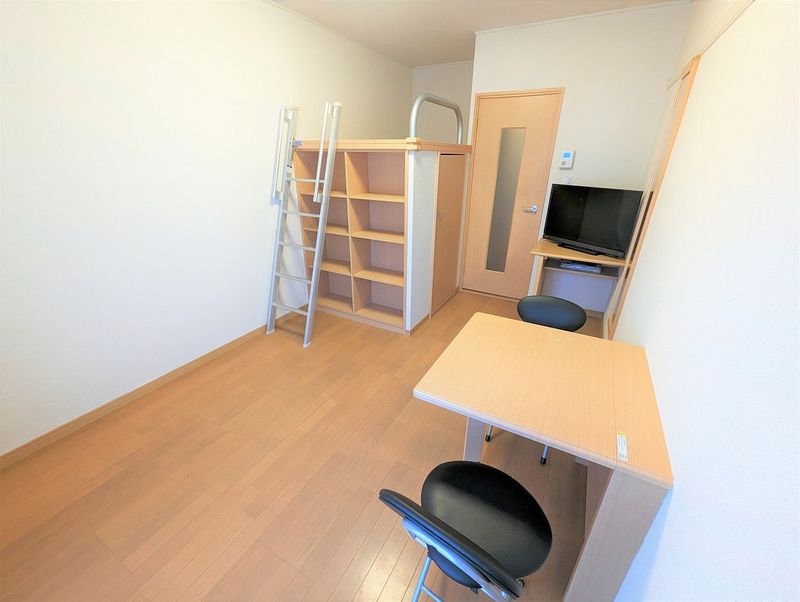 レオパレスホワクラハイツ 居間