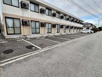 レオパレスレフィナードⅡ 駐車場