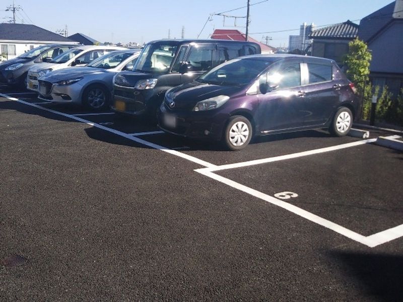レオネクストサンフラワーⅤ 駐車場