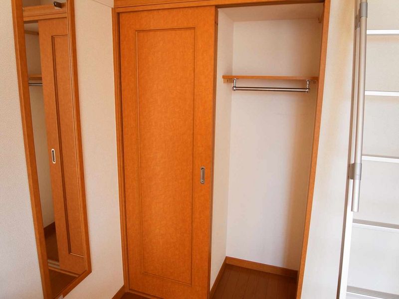 レオパレスグリーク 収納