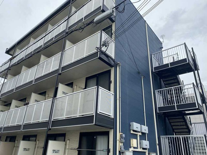 レオパレス真野 玄関