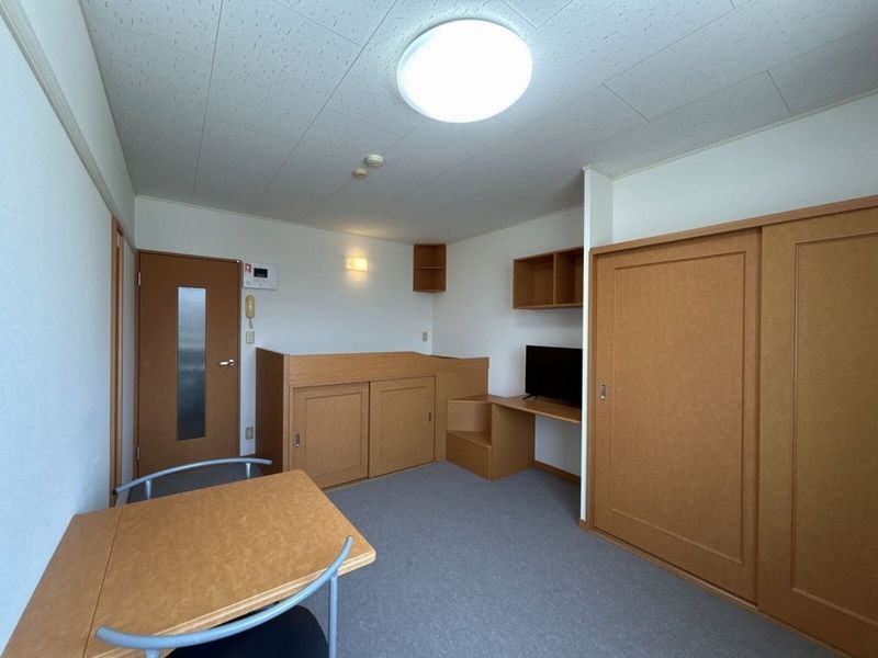 レオパレスヤチヨ 居間