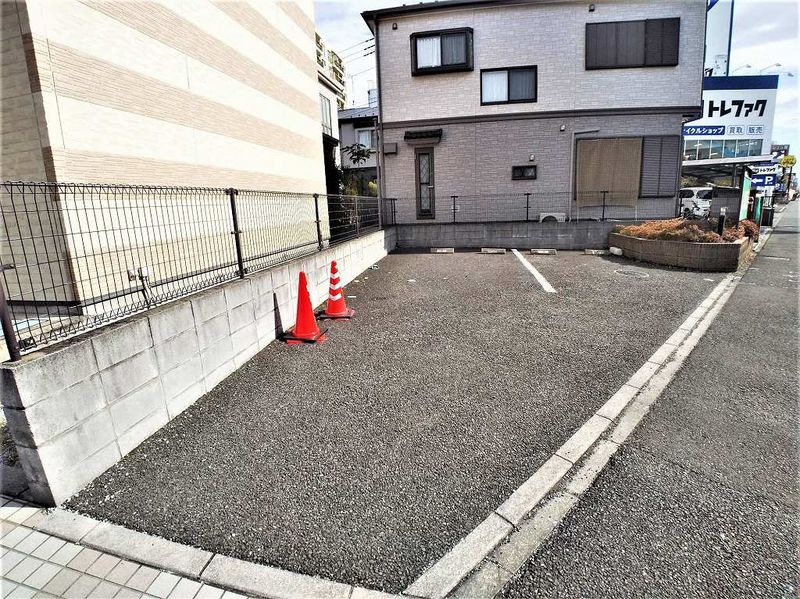レオパレスＶｏｙａｇｅ１ 駐車場