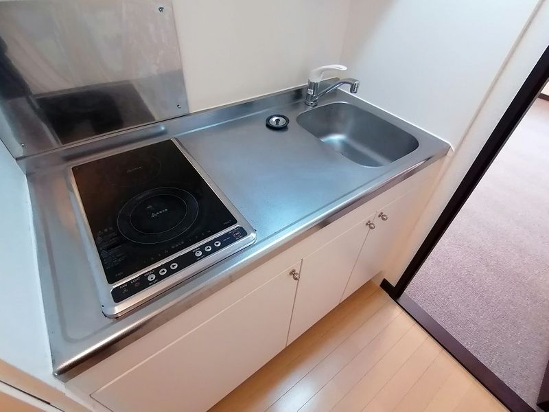 レオネクストロッソ　ナカハマ キッチン