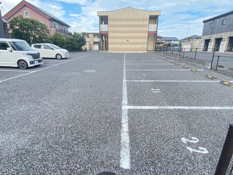 レオパレスプルンニー　Ａ 駐車場