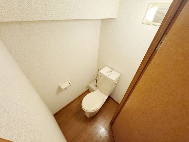 レオパレスフロンティア トイレ