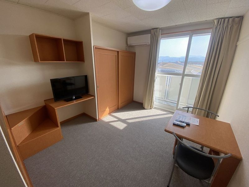 レオパレス古志大橋北サイド 居間