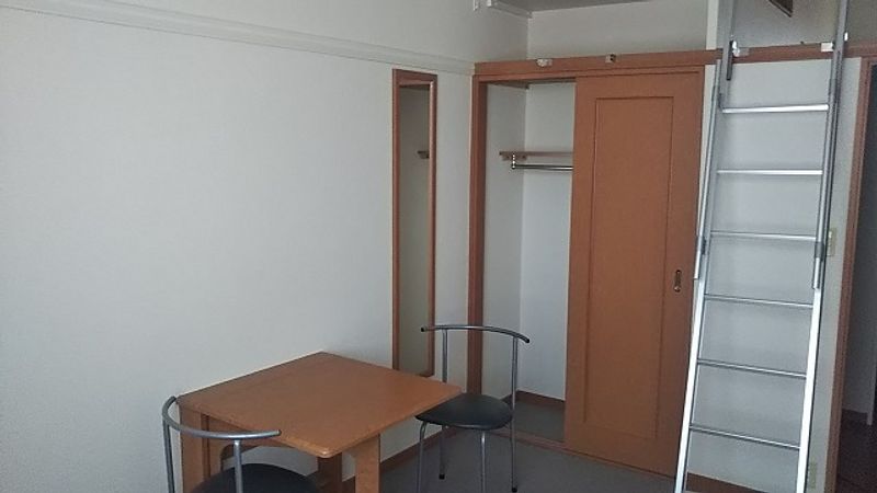 レオパレスプレジール 居間