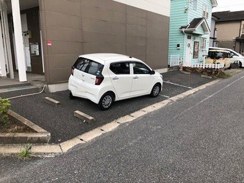 レオパレスサンハイム 駐車場