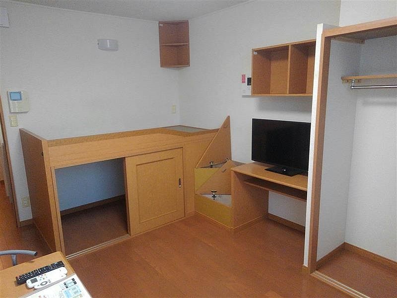 レオパレスレオーノ 居間