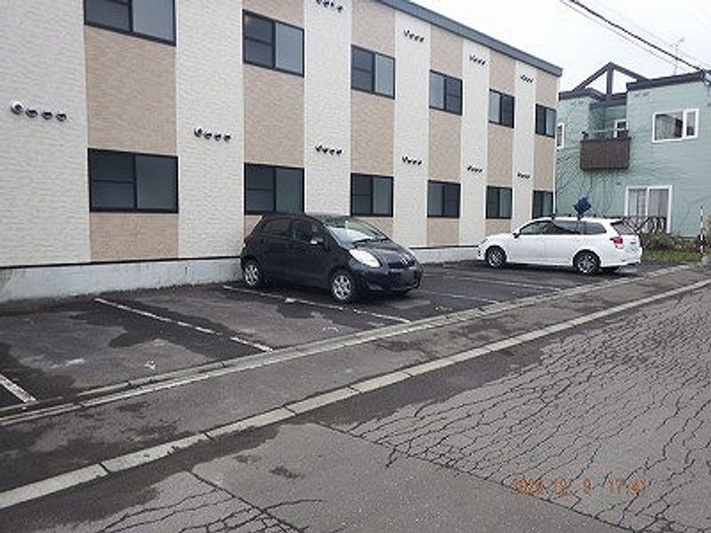 レオパレスソレーユⅡ 駐車場