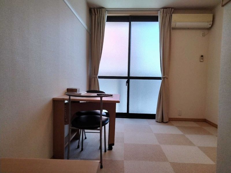 レオパレスＫウッズⅡ 居間