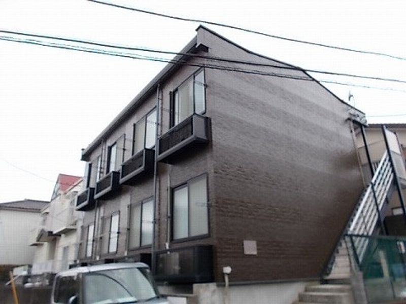 レオパレス鶴巻 外観