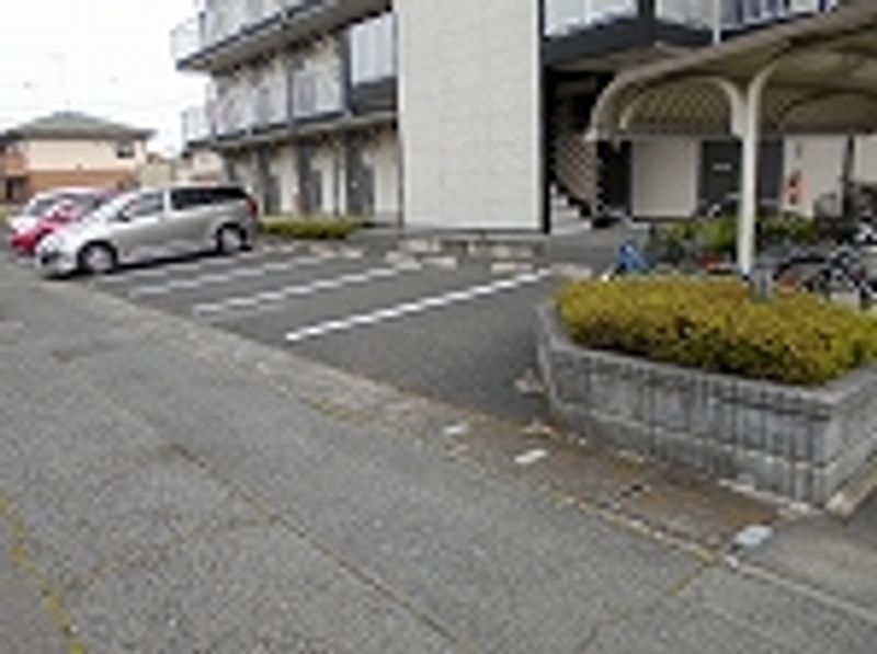 レオパレス扇Ⅲ 駐車場