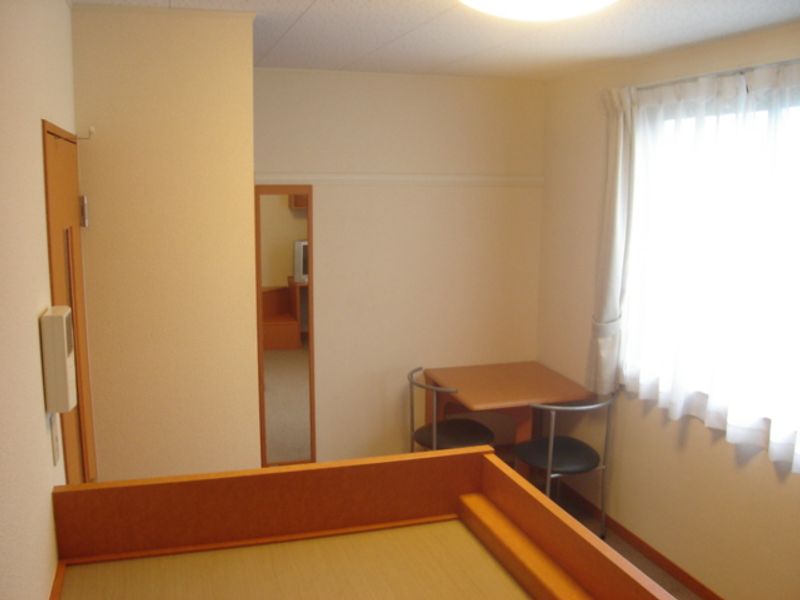 レオパレス中田第三 居間