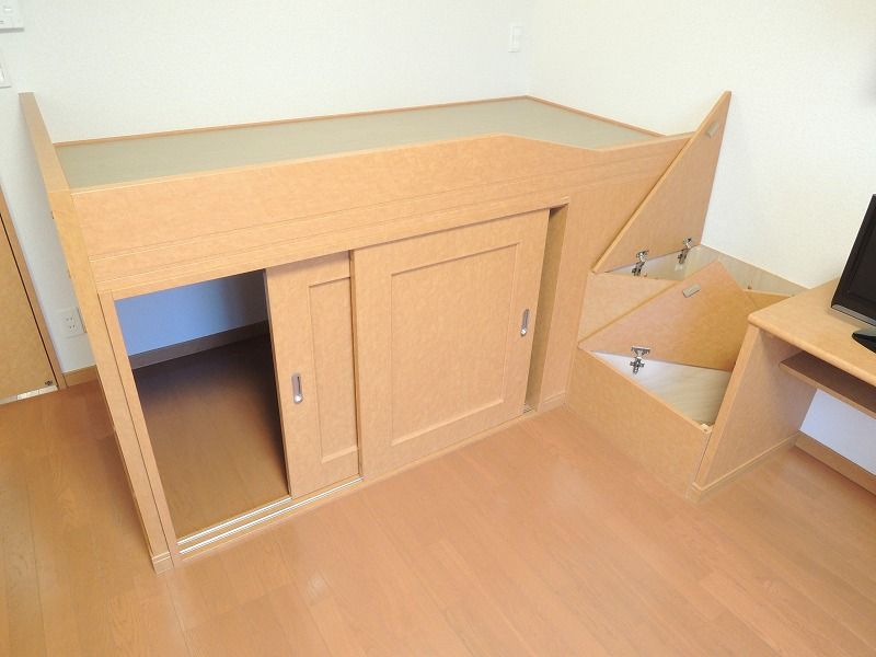 レオパレスニュー　シャルマン 収納