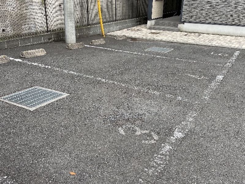 レオパレス山野 駐車場