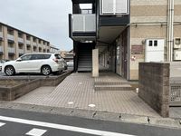 レオパレス壇 エントランス