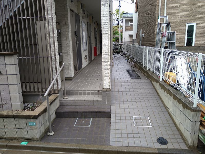 クレイノ中野新橋 エントランス