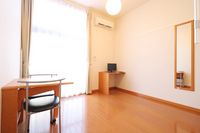 レオパレス妙法寺 居間