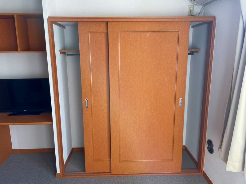 レオパレスプルミエール 収納