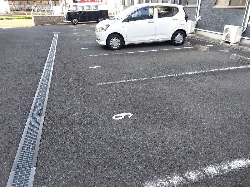 レオネクストシャムロック 駐車場
