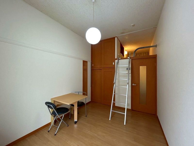 レオパレスサンライズ 居間