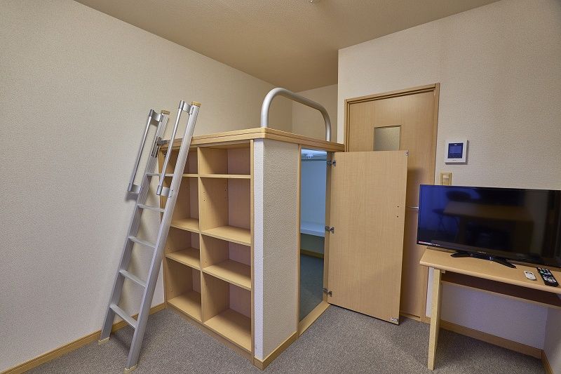 レオパレス本陣 居間