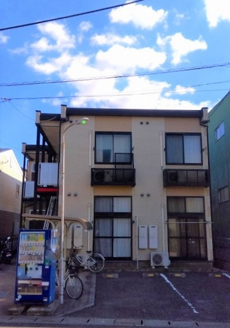 レオパレス三郷中央　吉 外観