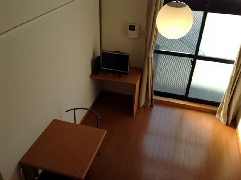 レオパレス相模が丘イースト 居間
