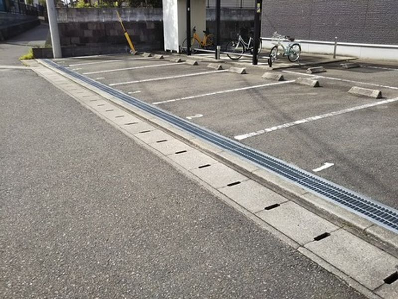 レオネクスト大和春日 駐車場