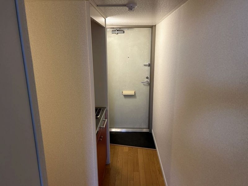レオパレスせいざん 玄関