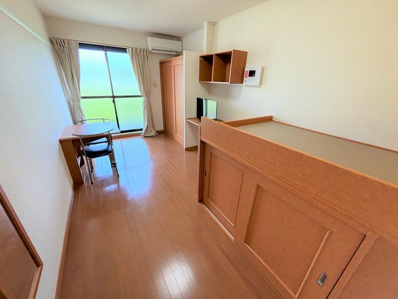 レオパレスセリーヌ 居間