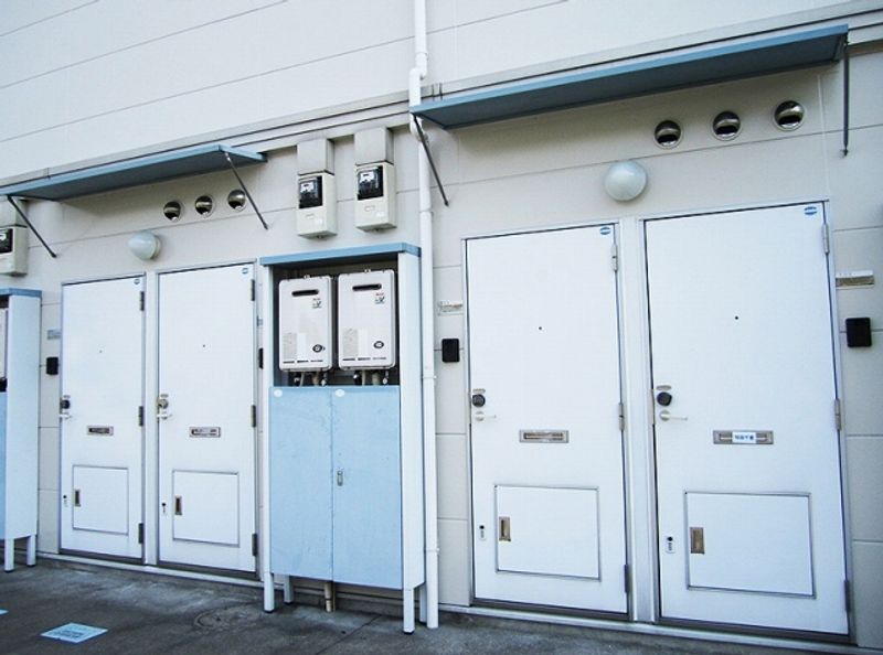 レオパレス三丁田 玄関