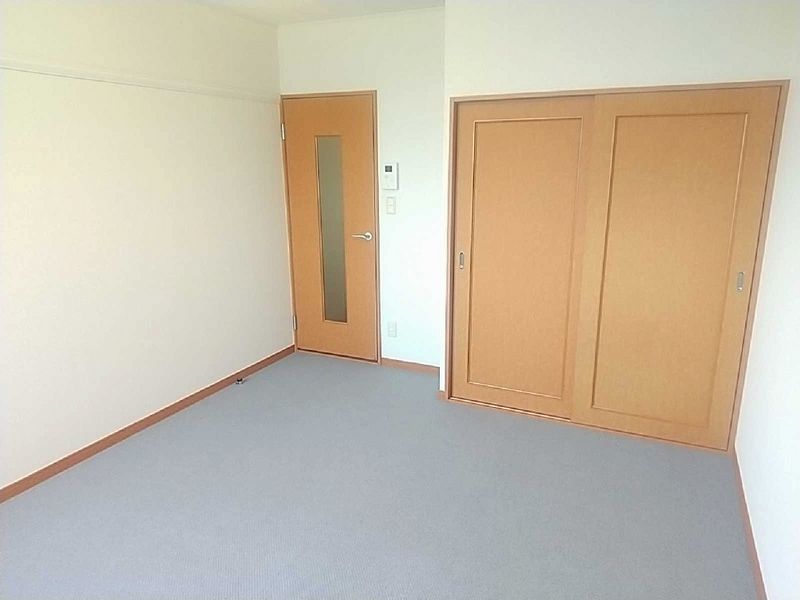 レオパレスシャトレー 居間