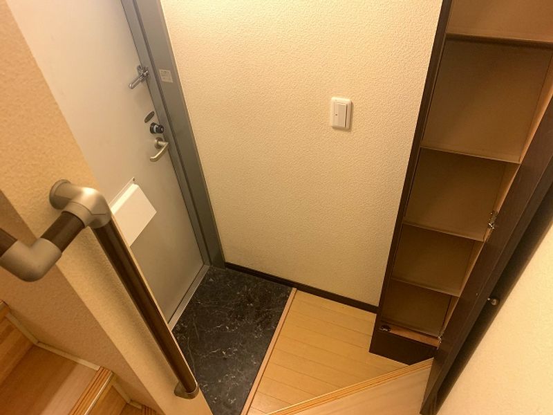 レオネクストイーストパレス 玄関